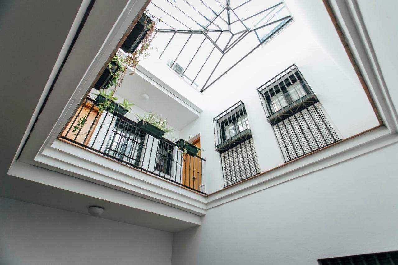 Apartmán Bright Duplex W/ Terrace Sevilla Exteriér fotografie